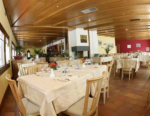 Crimea Wine Hotel Chiavenna Extérieur photo