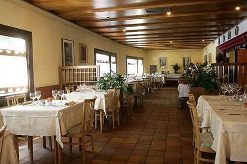 Crimea Wine Hotel Chiavenna Extérieur photo
