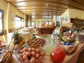 Crimea Wine Hotel Chiavenna Extérieur photo